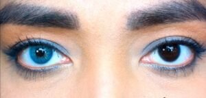 blue-contact-lens